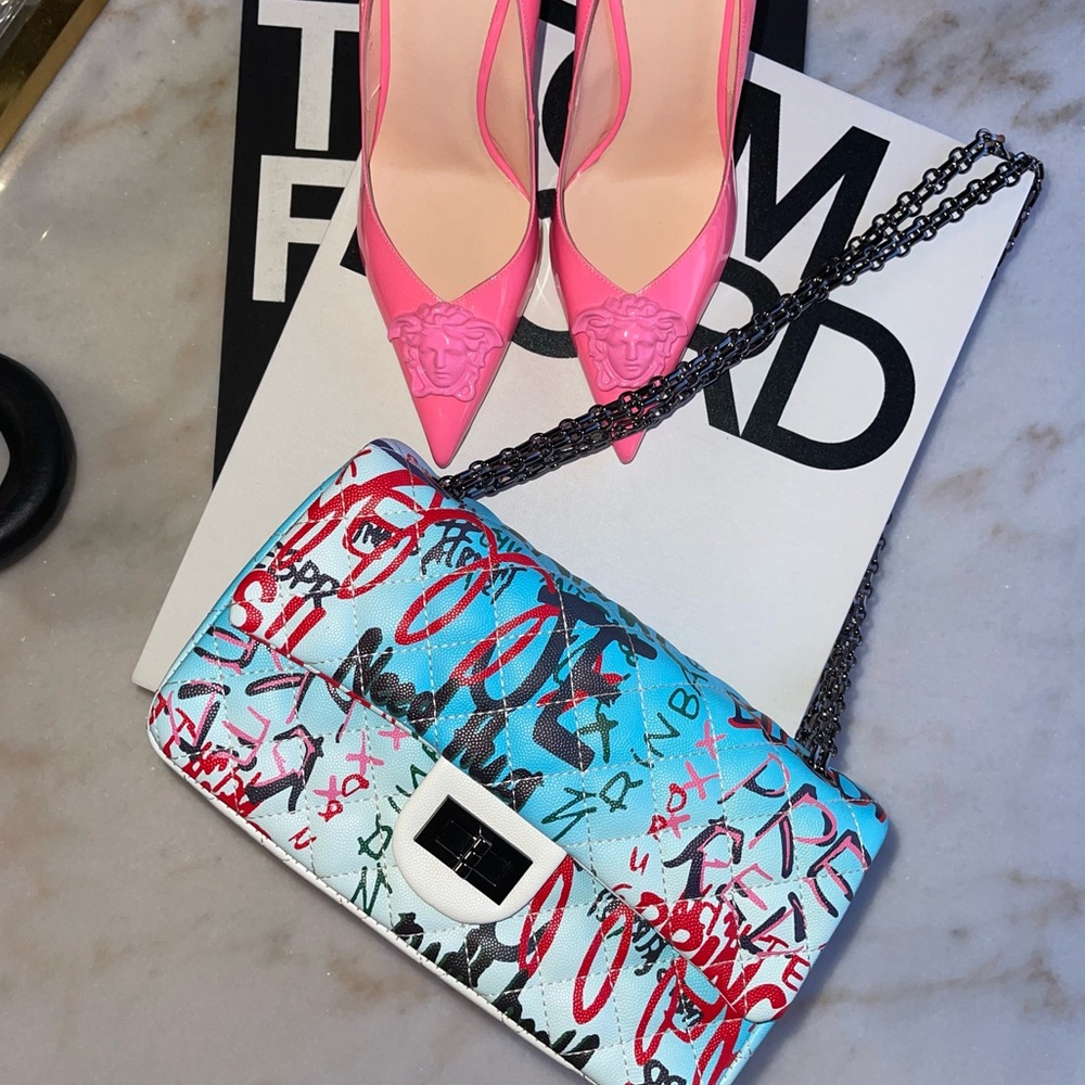 New "Flaunt It" - Multicolored Graffiti Chain Strap Quilted Flap Handbag